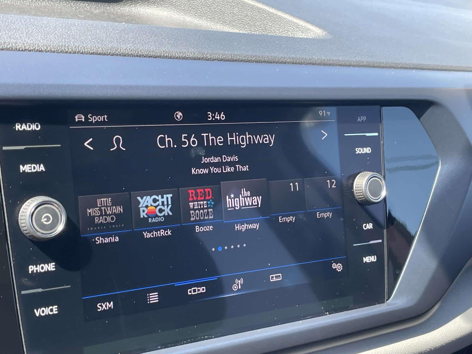 2023 Volkswagen Taos SE Kings Red Metallic at Nick Chevrolet