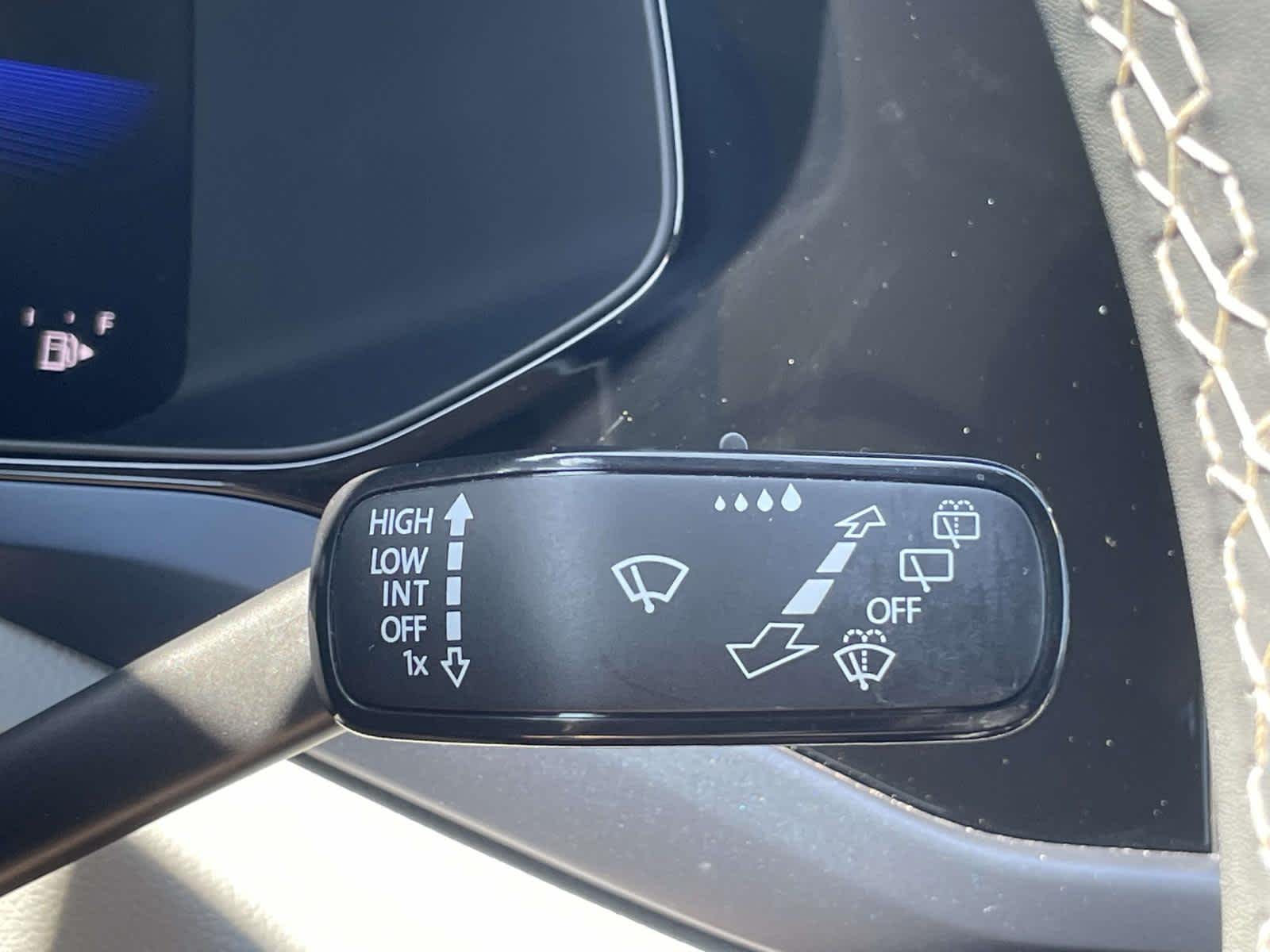 2023 Volkswagen Taos SE Kings Red Metallic at Nick Chevrolet