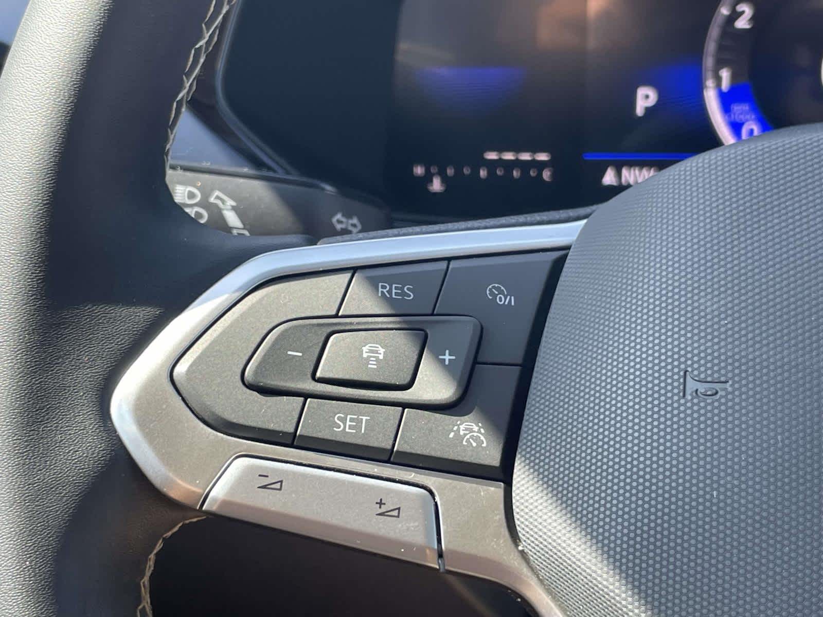 2023 Volkswagen Taos SE Kings Red Metallic at Nick Chevrolet