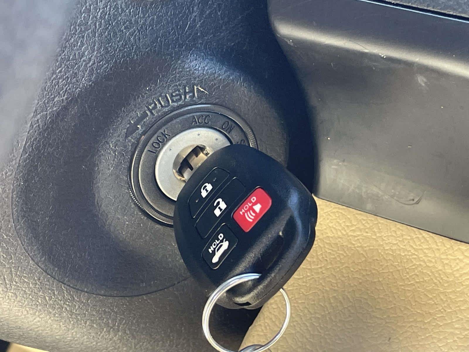 2015 Toyota Camry LE - 3