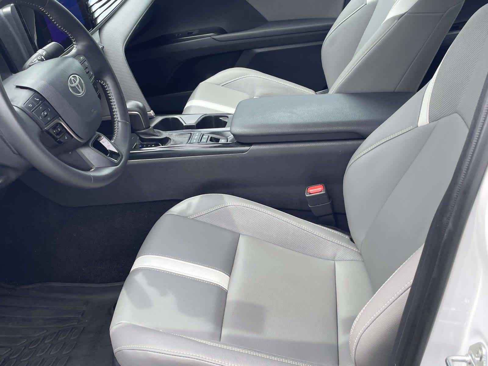 2025 Toyota Camry SE - 10