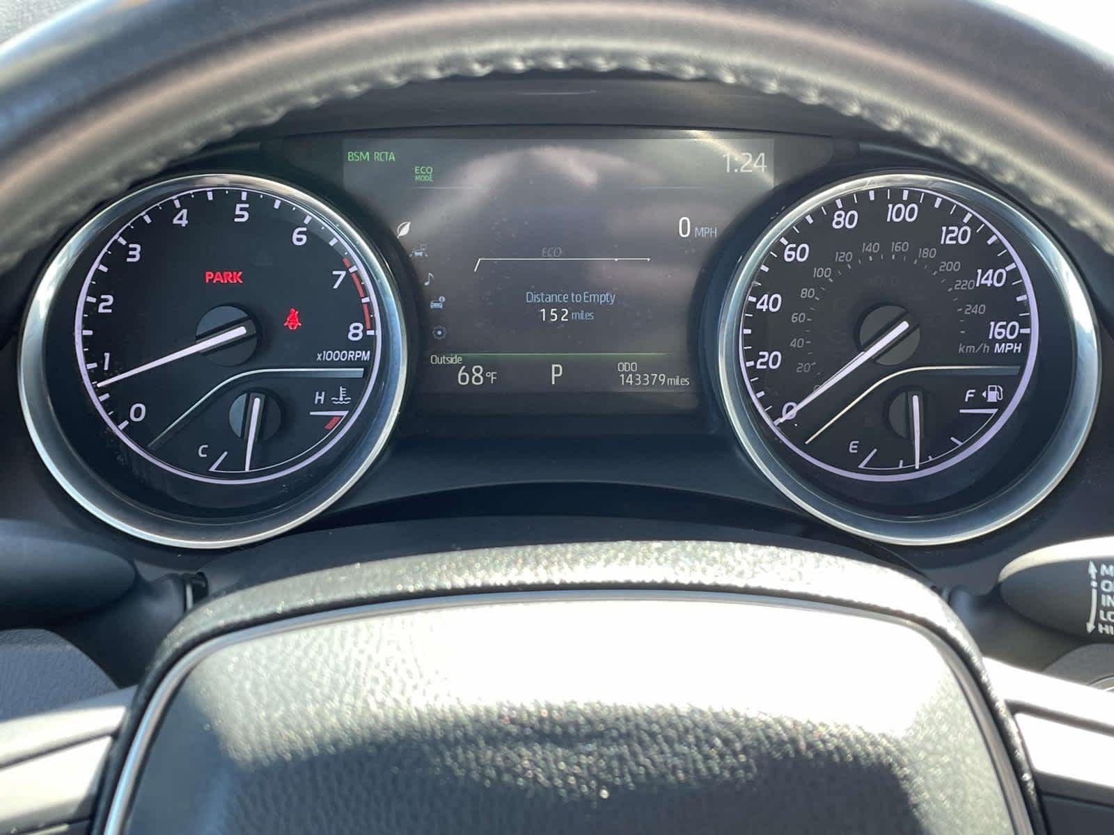 2020 Toyota Camry photo 3 of 35
