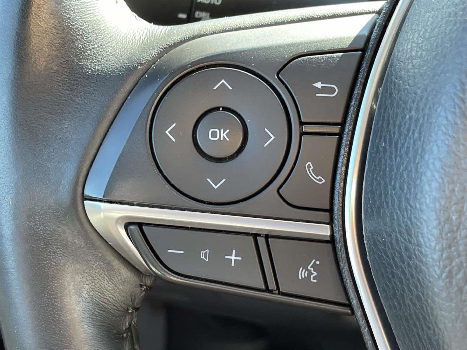 2020 Toyota Camry photo 29 of 35