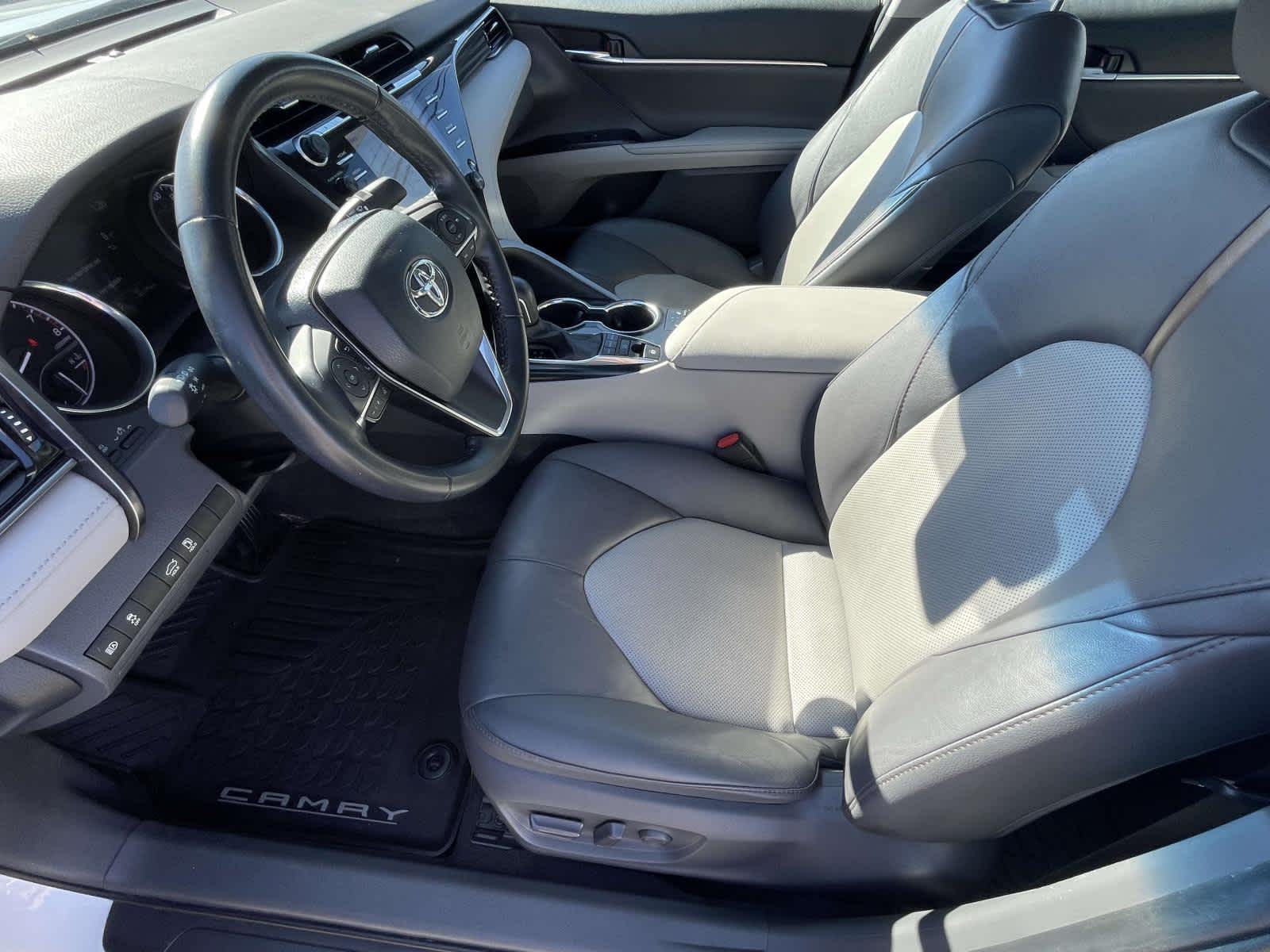 2020 Toyota Camry photo 15 of 35