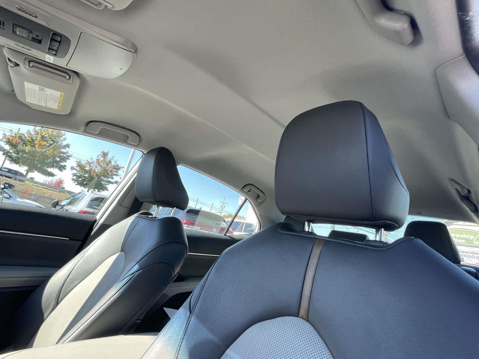 2020 Toyota Camry photo 5 of 35