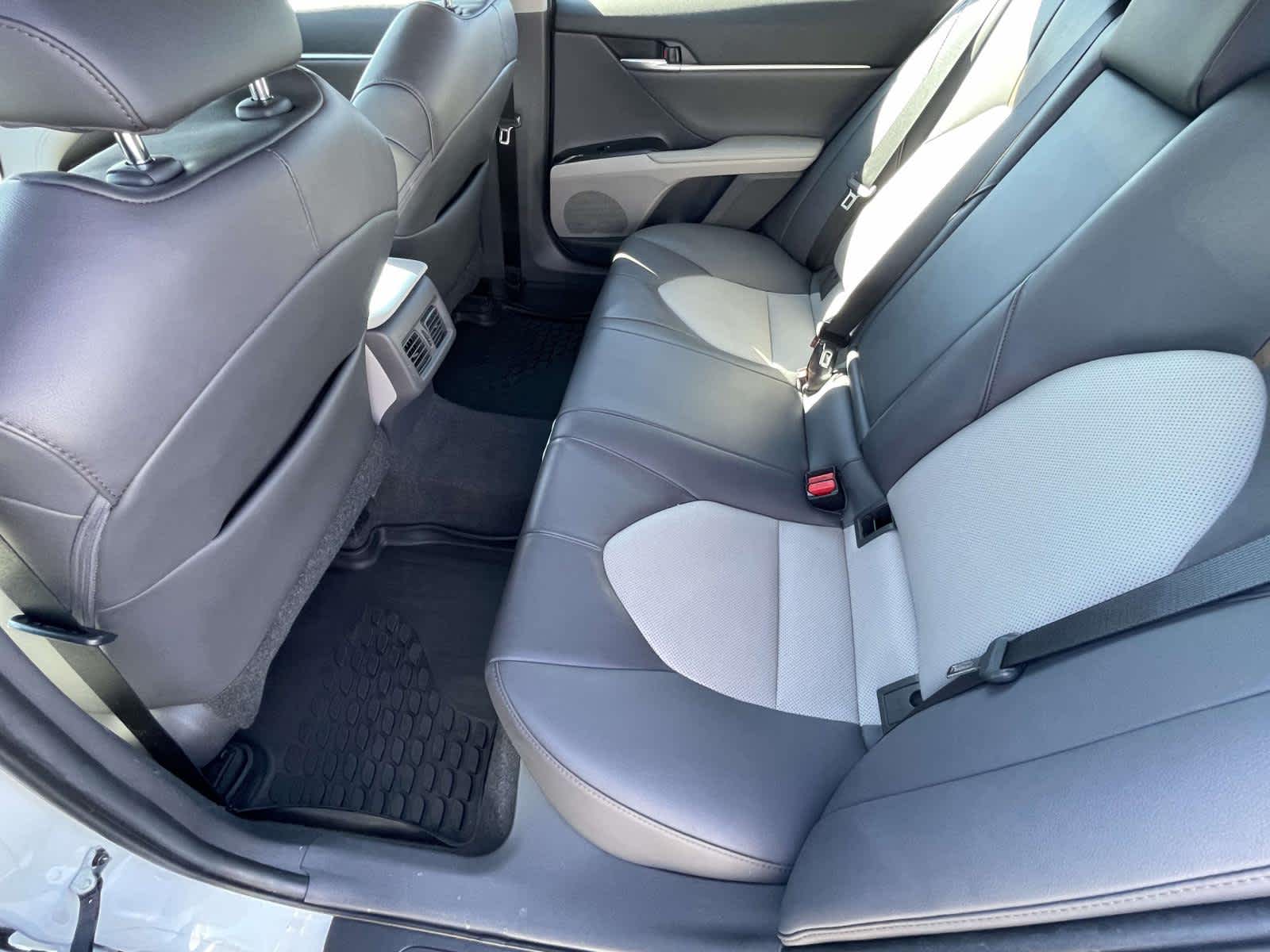 2020 Toyota Camry photo 17 of 35