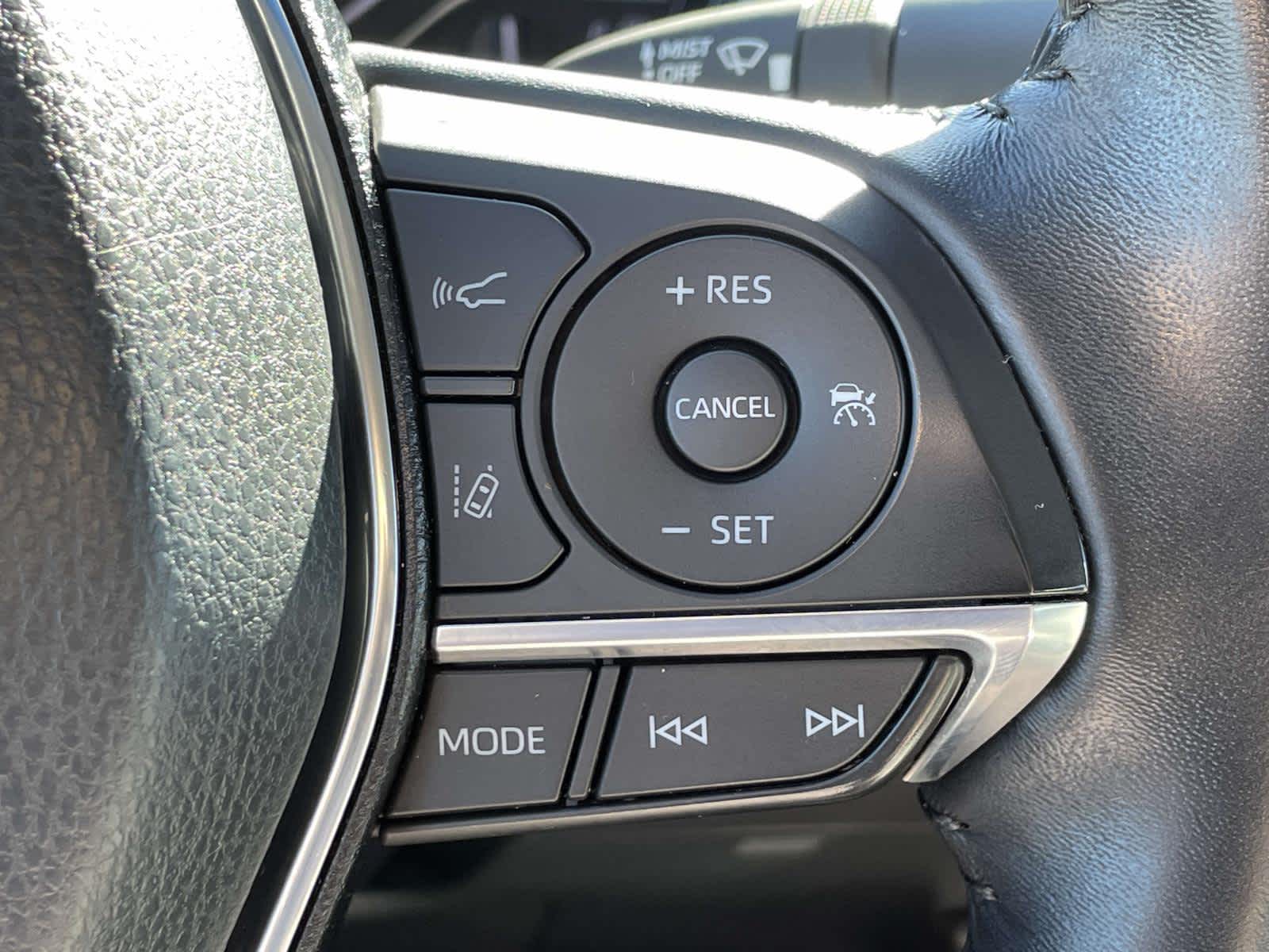 2020 Toyota Camry photo 30 of 35