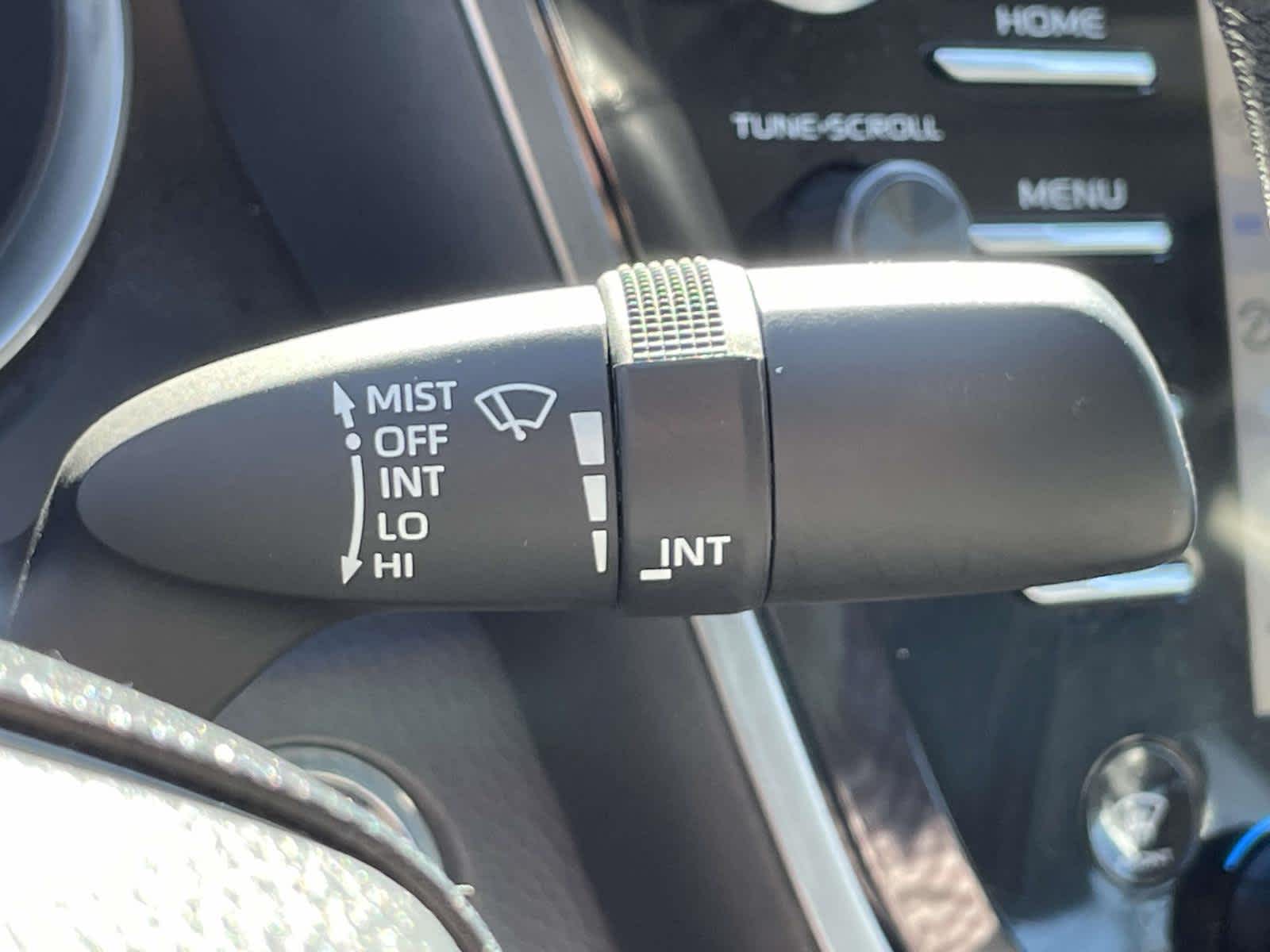 2020 Toyota Camry photo 32 of 35