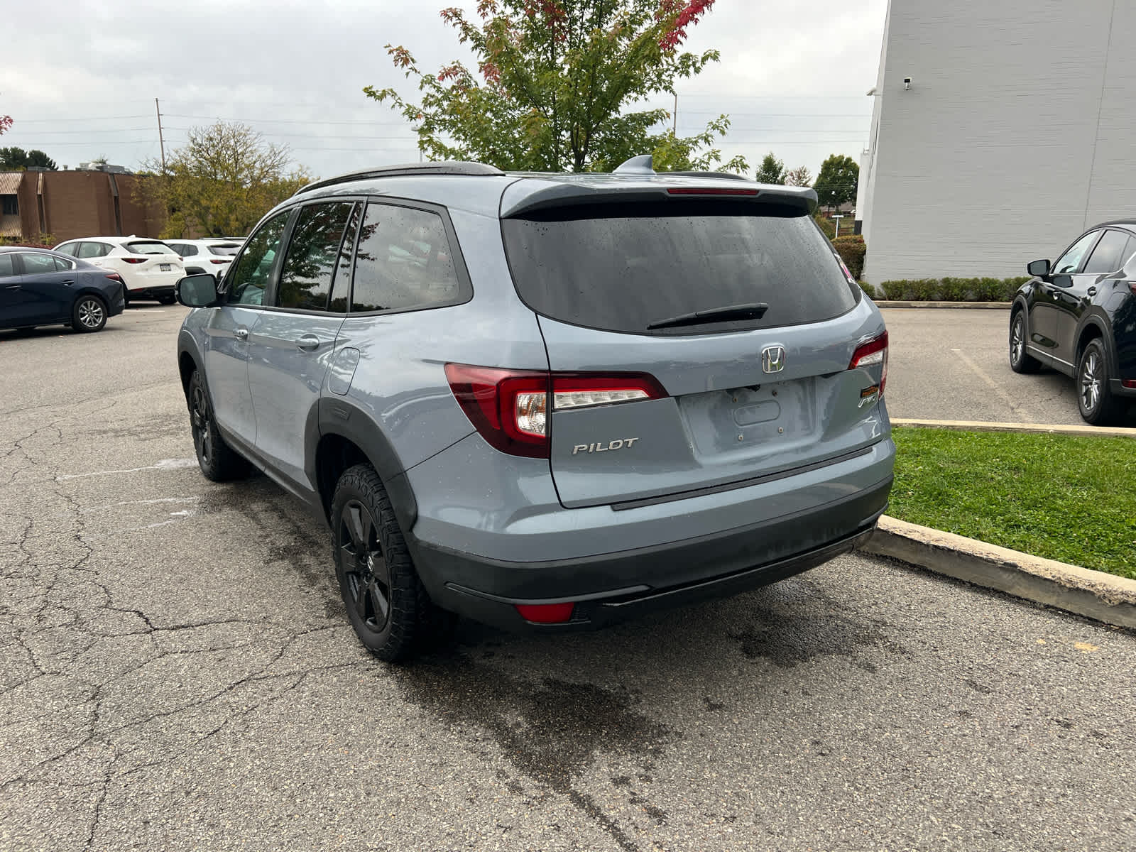 2022 Honda Pilot photo 3 of 16