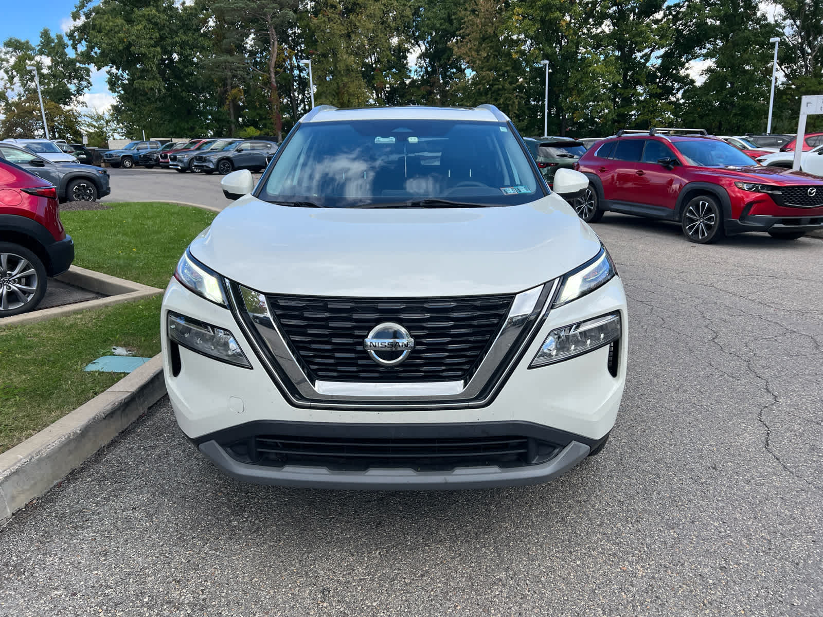 2021 Nissan Rogue photo 5 of 8