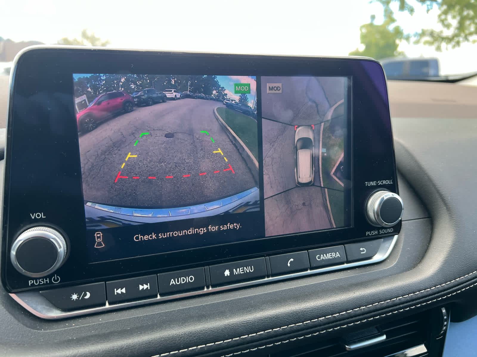2021 Nissan Rogue photo 7 of 8