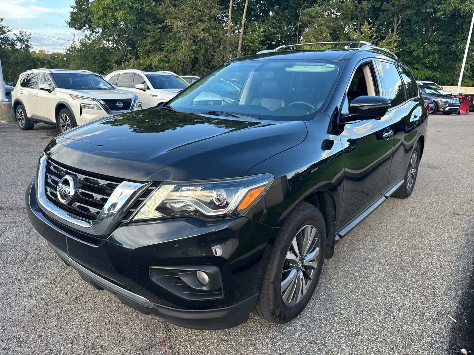 2017 Nissan Pathfinder SL Magnetic Black Metallic at Solomon Chevrolet
