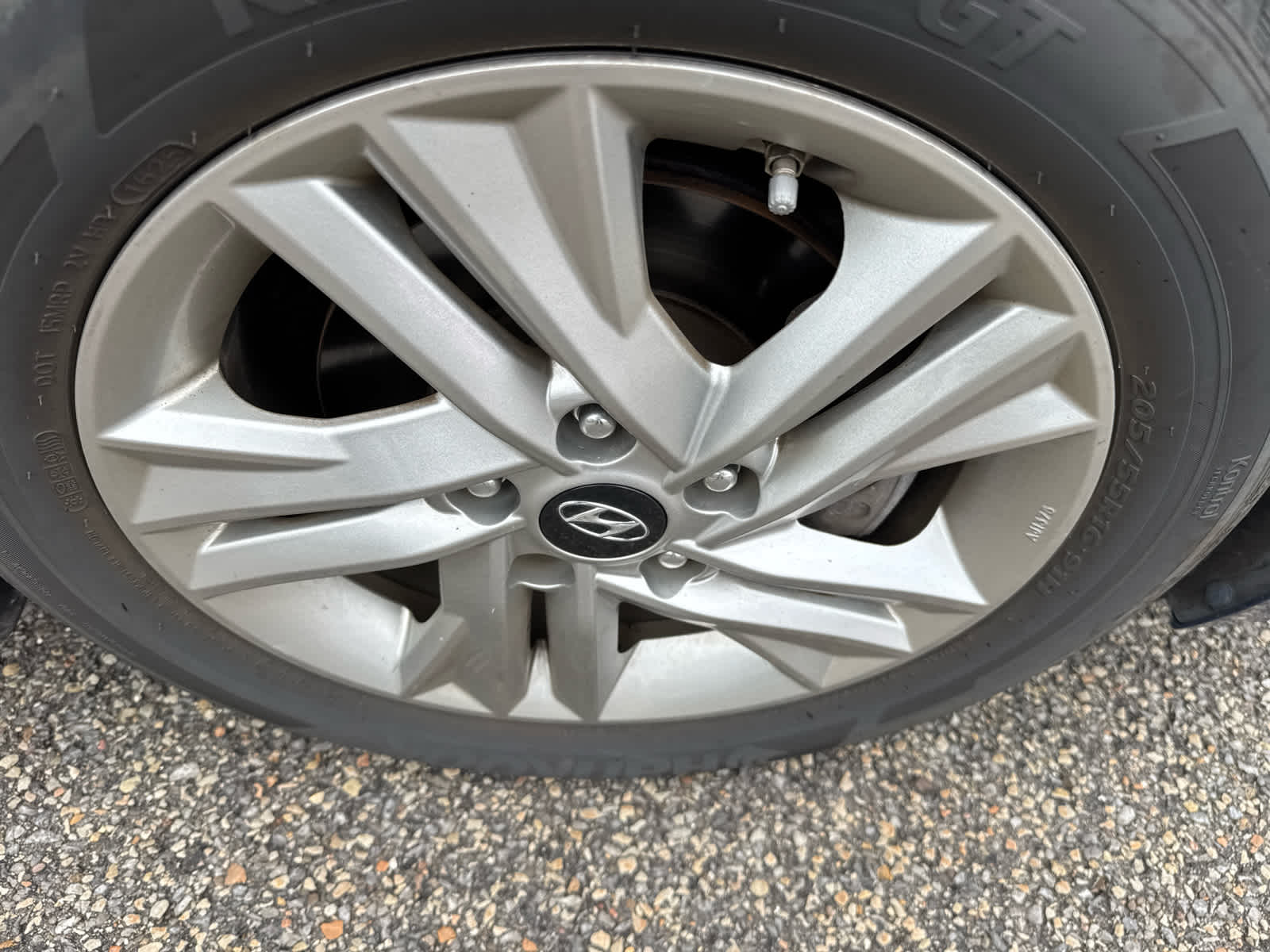 2020 Hyundai Elantra photo 3 of 8