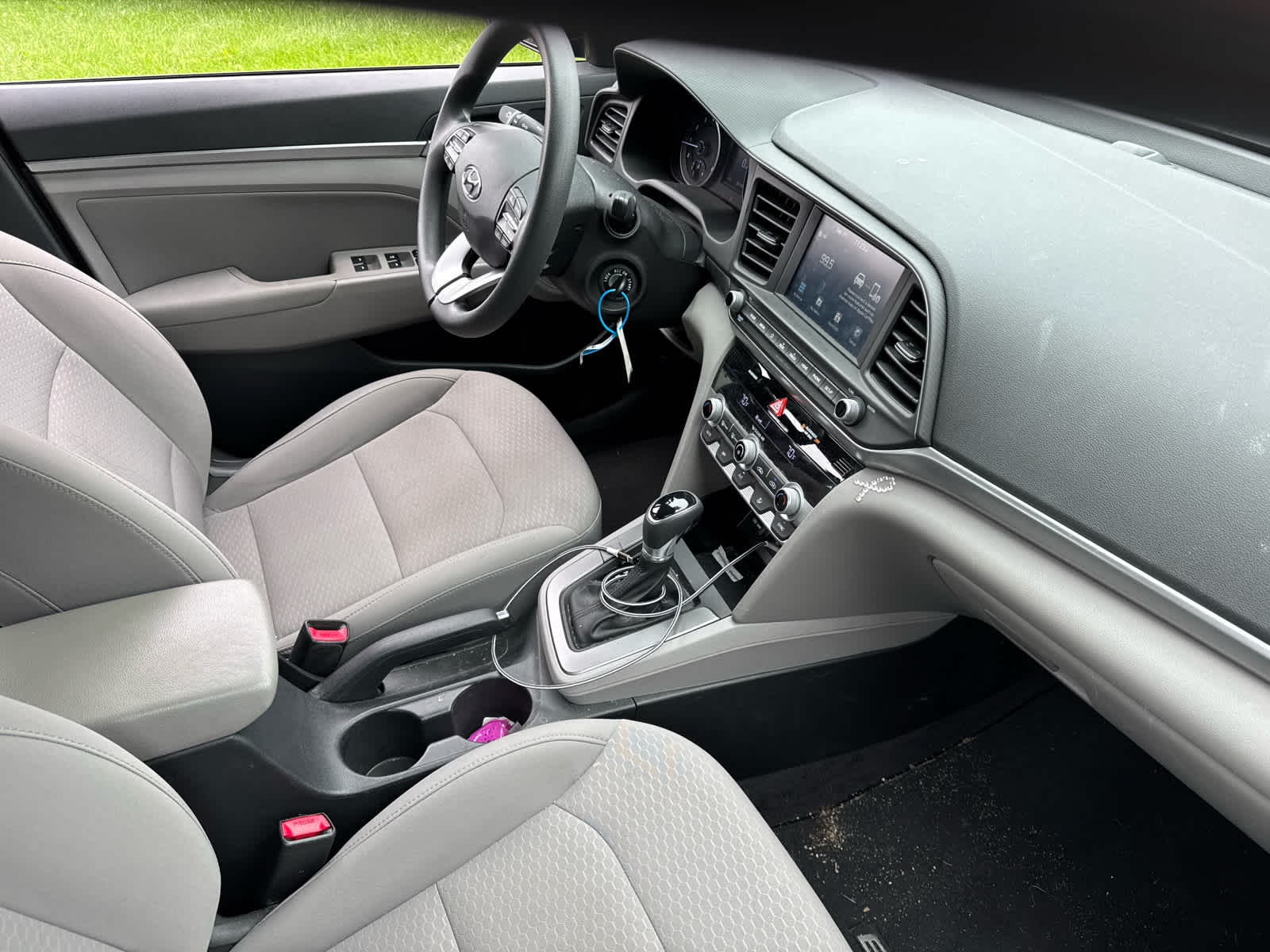 2020 Hyundai Elantra photo 6 of 8