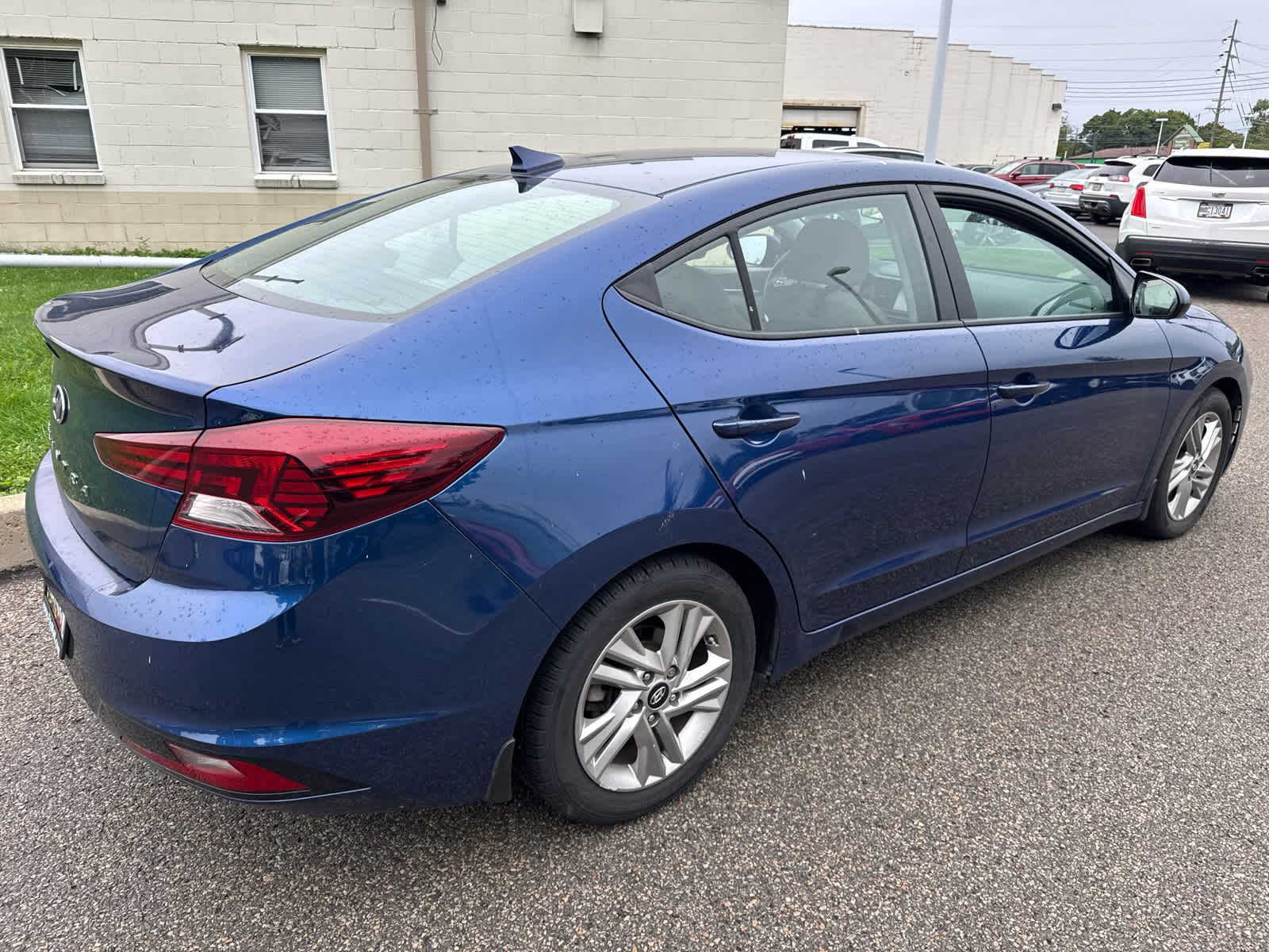 2020 Hyundai Elantra photo 4 of 8