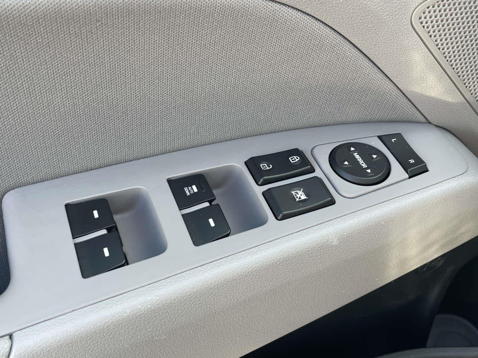 2020 Hyundai Elantra photo 26 of 33