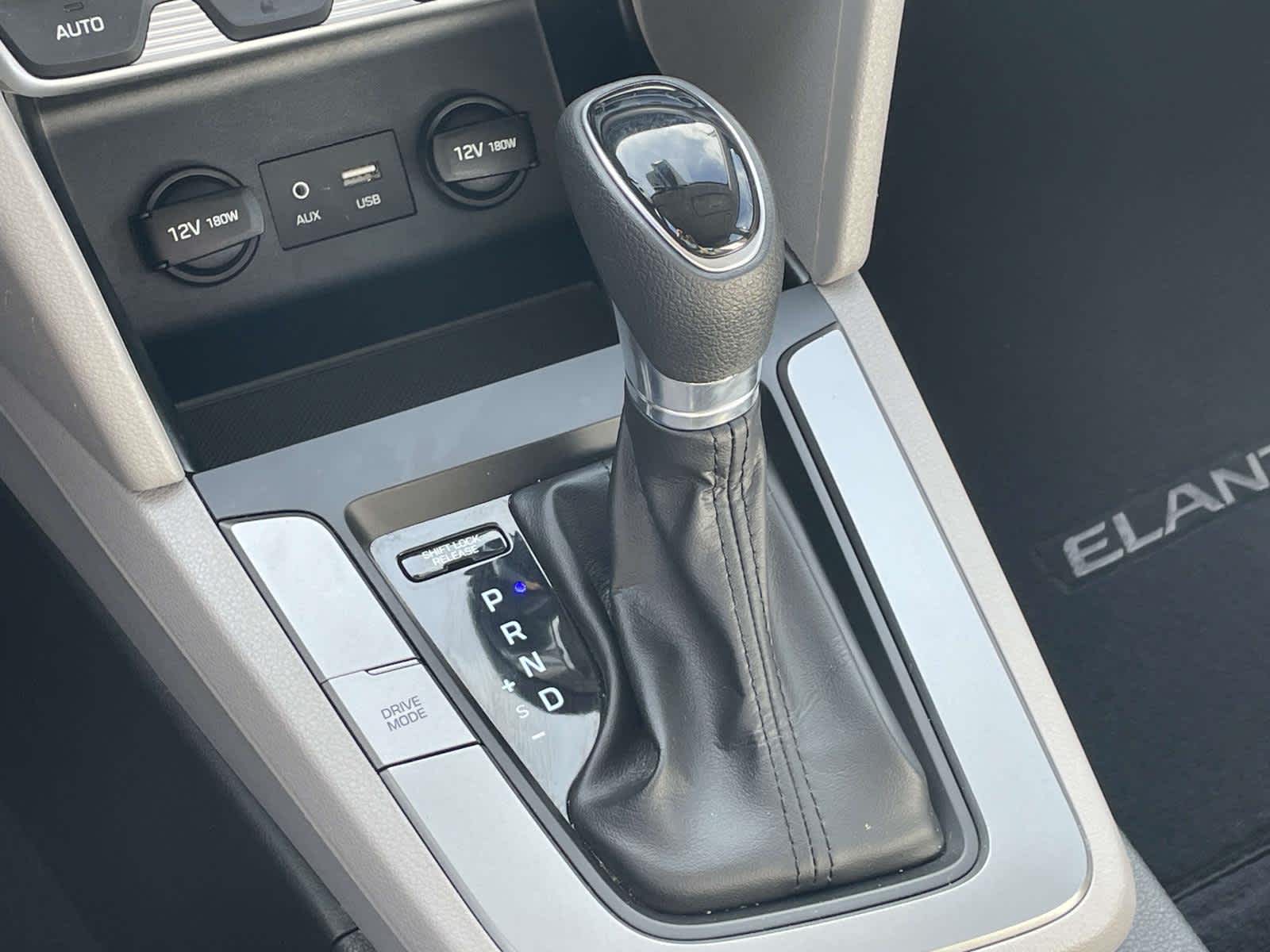 2020 Hyundai Elantra photo 24 of 33