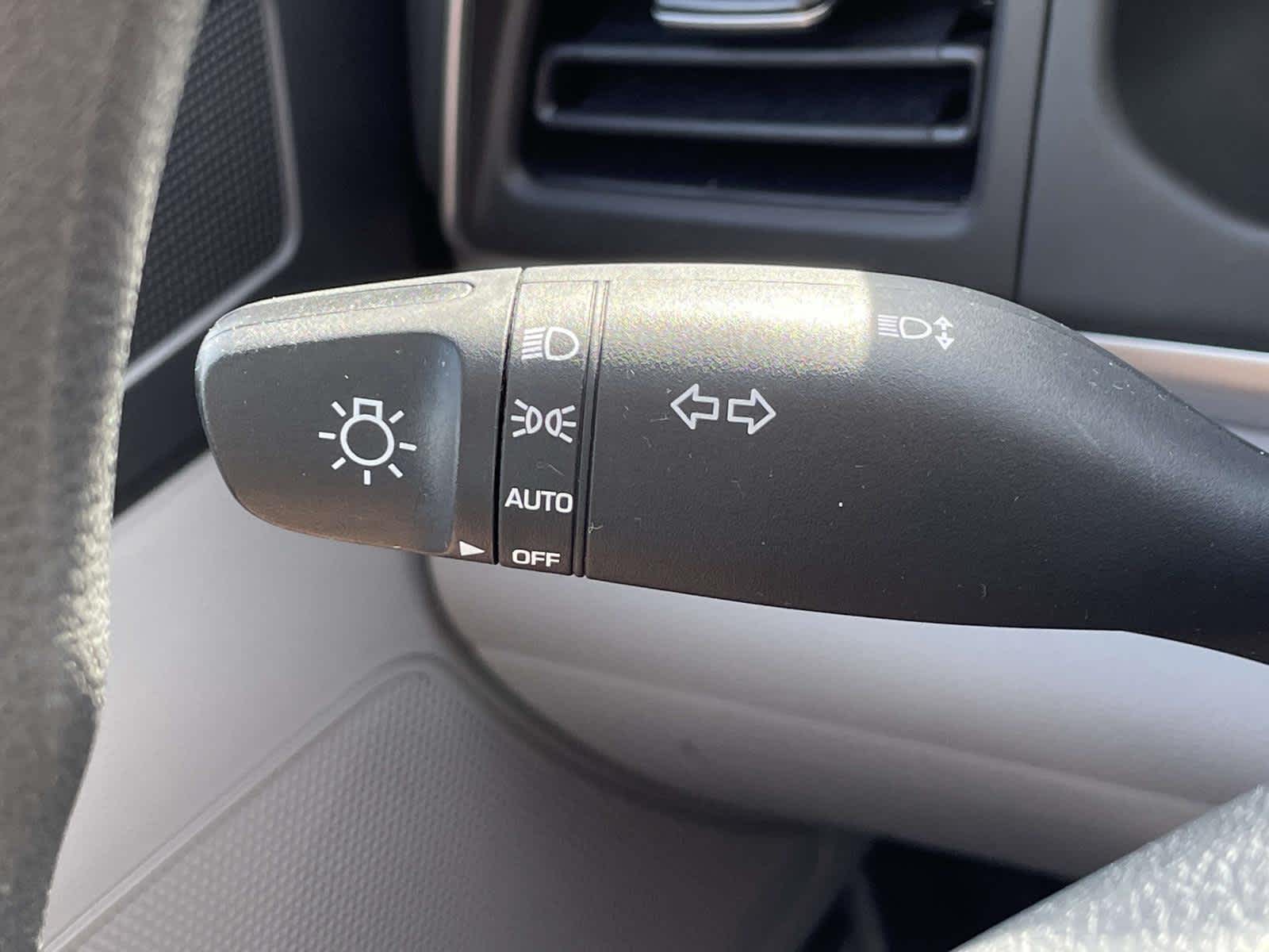 2020 Hyundai Elantra photo 30 of 33