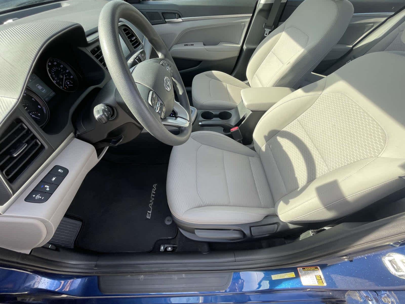 2020 Hyundai Elantra photo 14 of 33