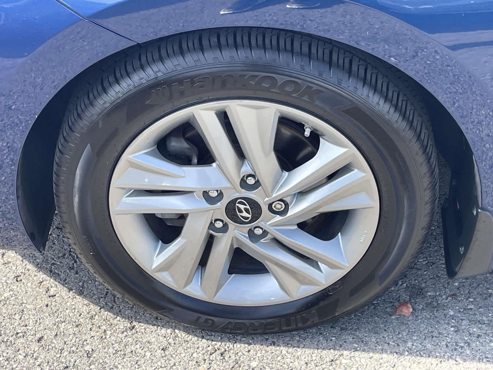 2020 Hyundai Elantra photo 13 of 33