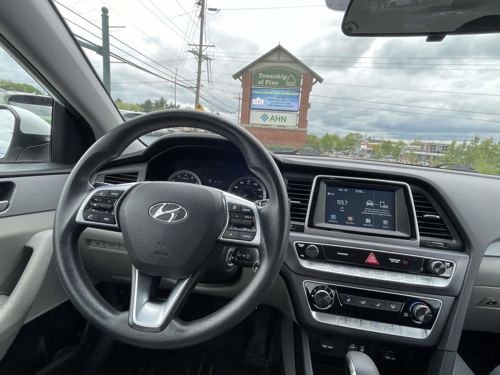 2019 Hyundai Sonata SE - 1