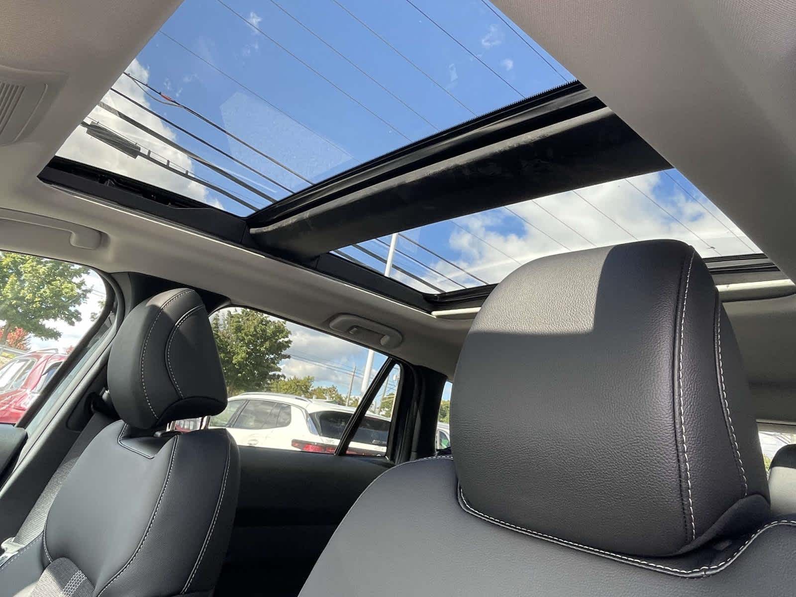 2026 Mazda CX-50 Hybrid photo 5 of 36