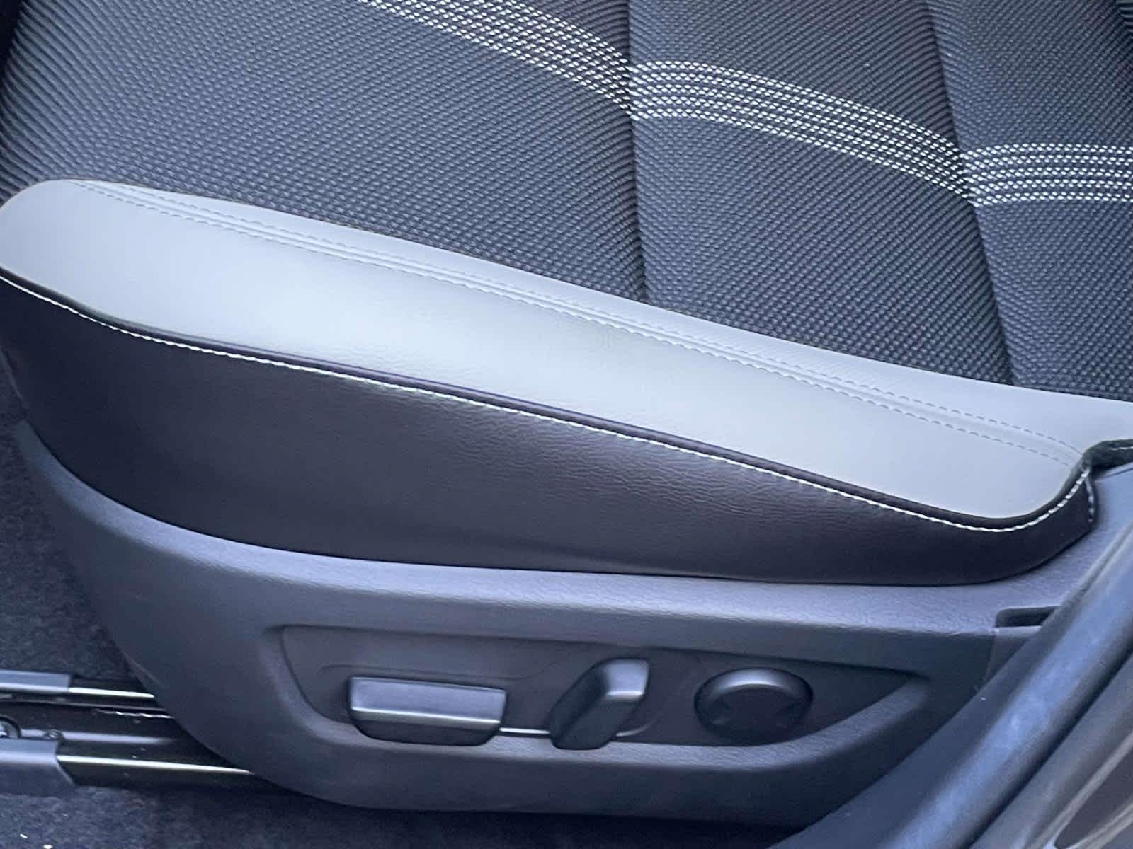 2026 Mazda CX-50 photo 16 of 33