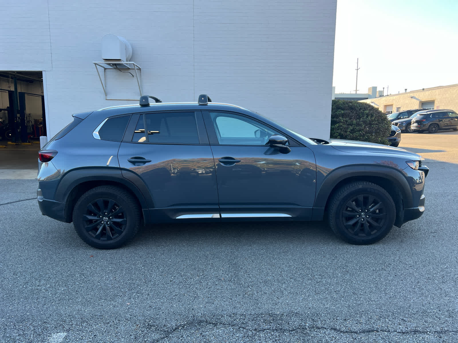 2024 Mazda CX-50 photo 3 of 9