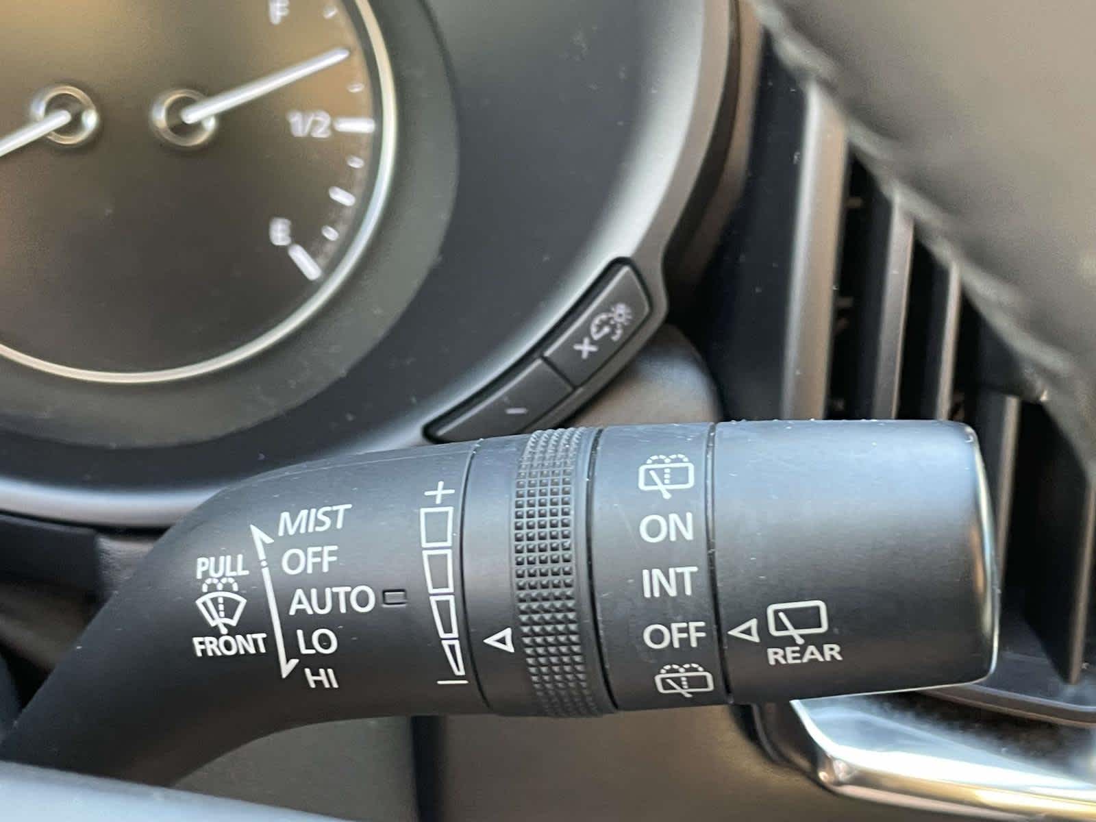 2024 Mazda CX-50 photo 27 of 30