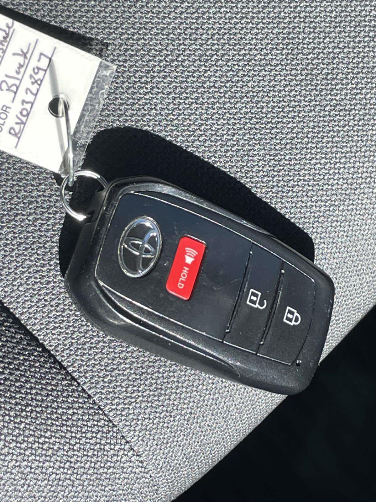 2024 Toyota Corolla Cross photo 4 of 35