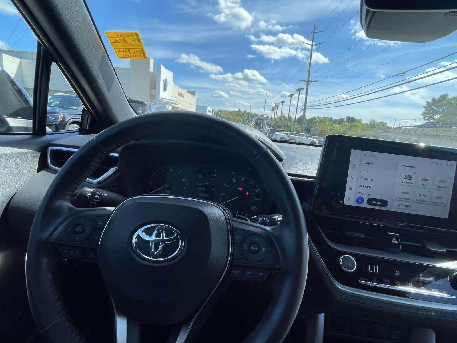 2024 Toyota Corolla Cross photo 2 of 35