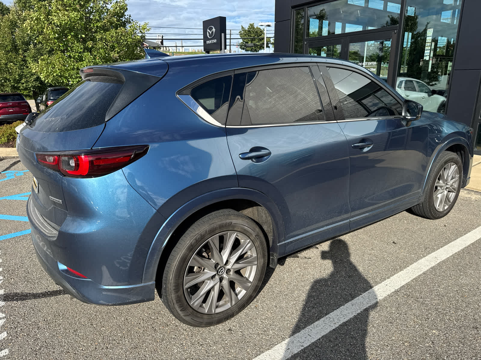 2024 Mazda CX-5 photo 4 of 9