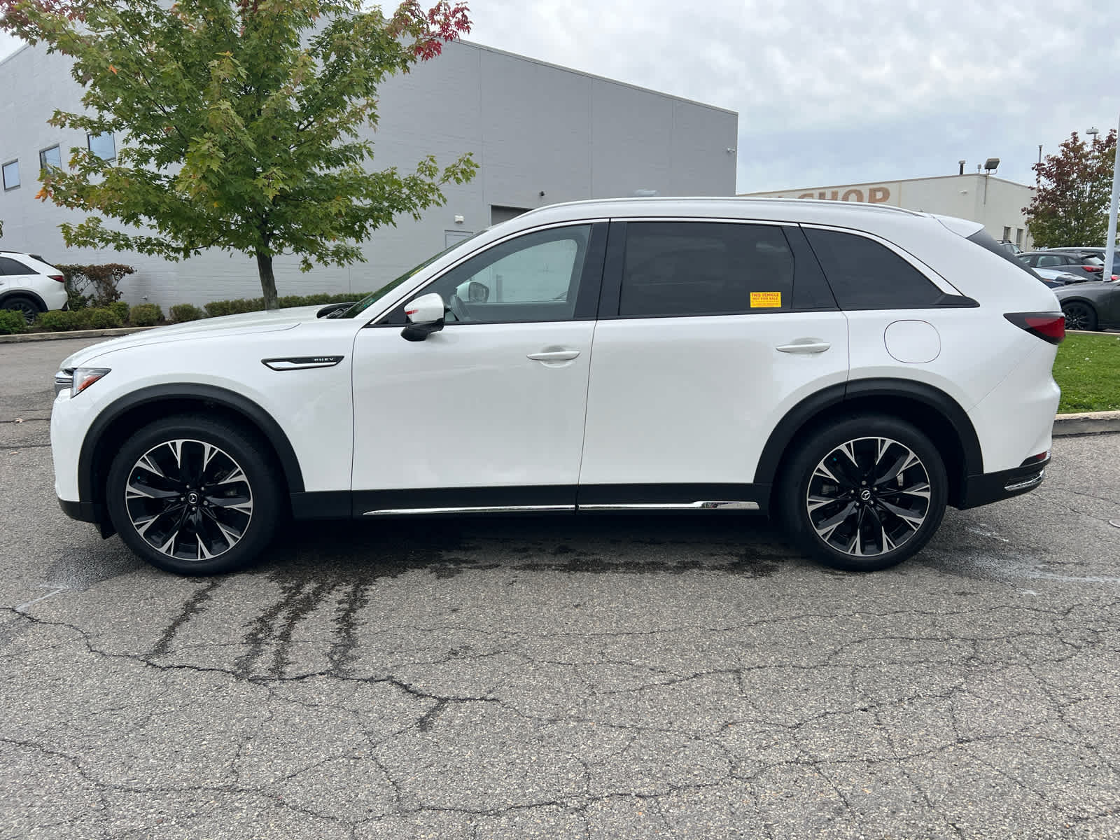 2025 Mazda CX-90 PHEV photo 2 of 18