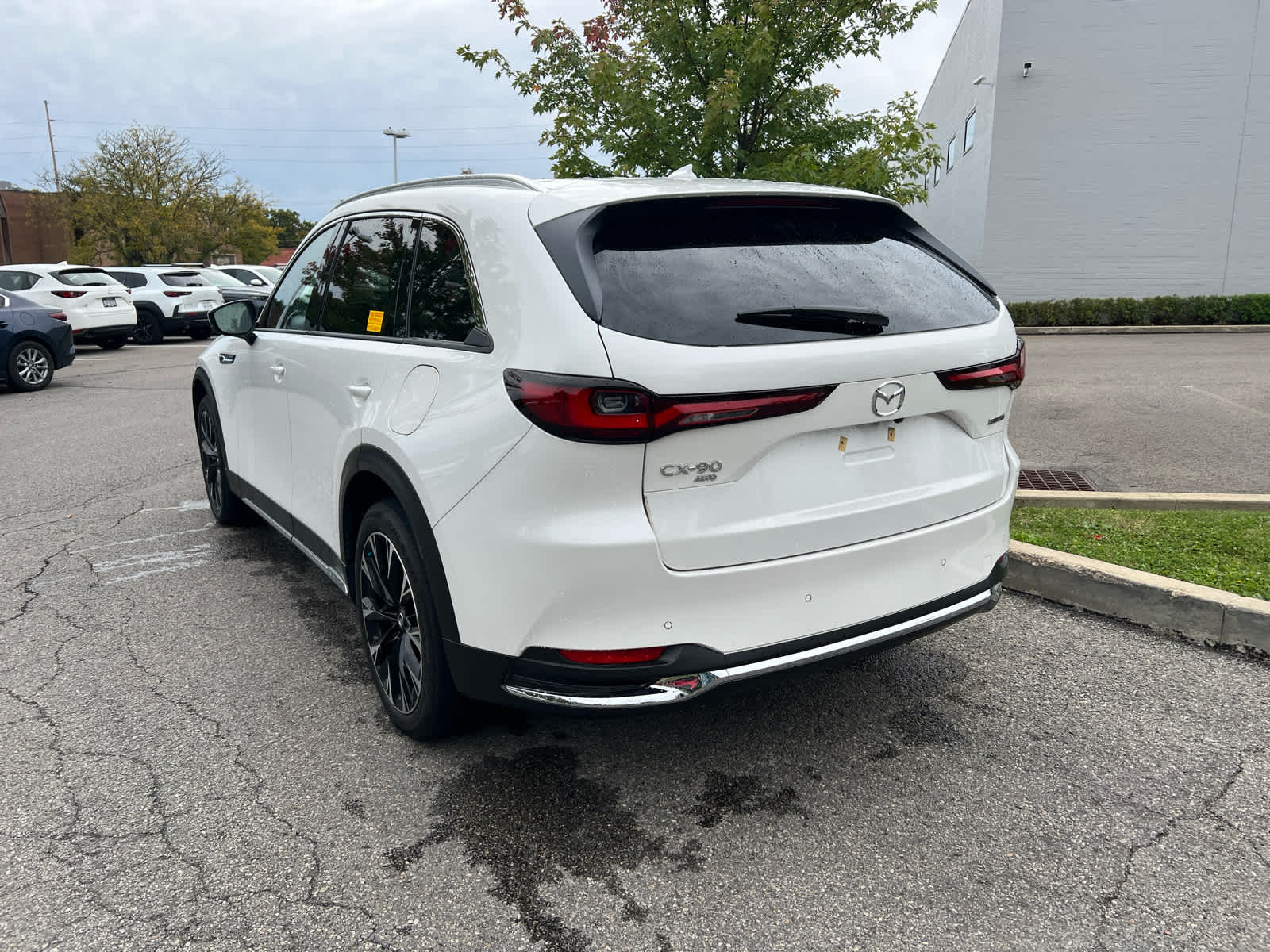 2025 Mazda CX-90 PHEV photo 3 of 18
