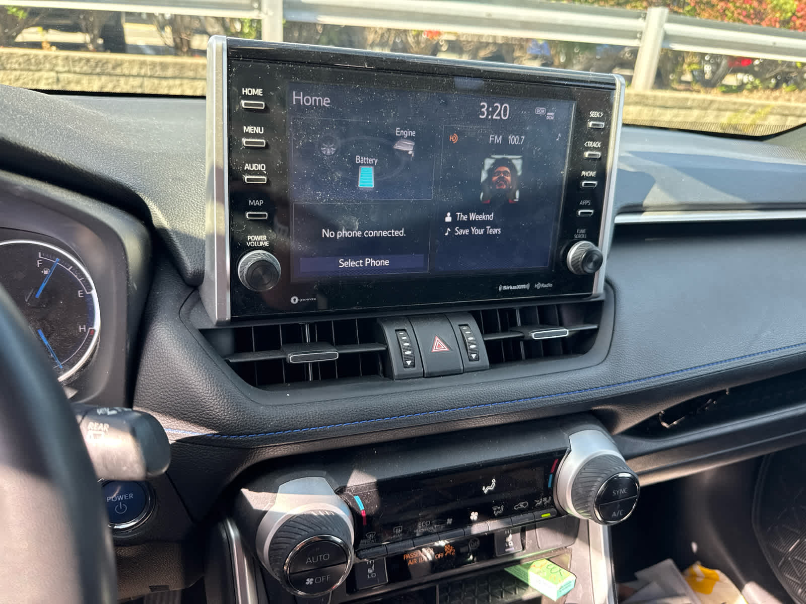 2022 Toyota RAV4 photo 6 of 6