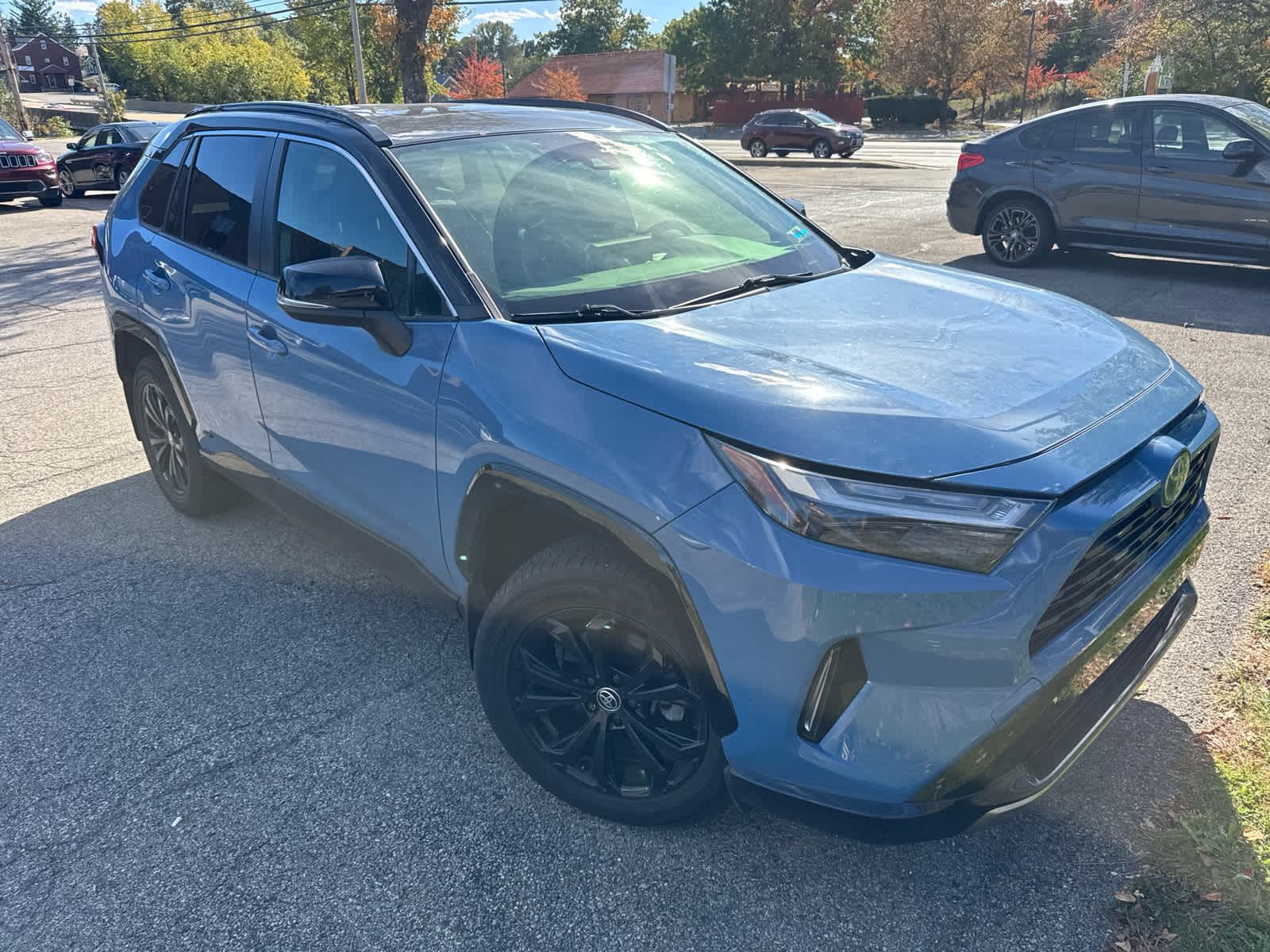 2022 Toyota RAV4 photo 2 of 6