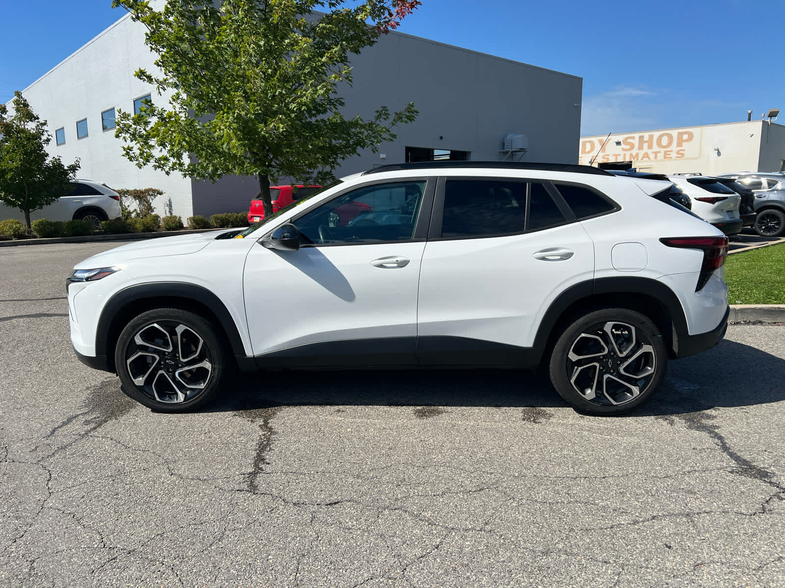2024 Chevrolet Trax photo 2 of 12