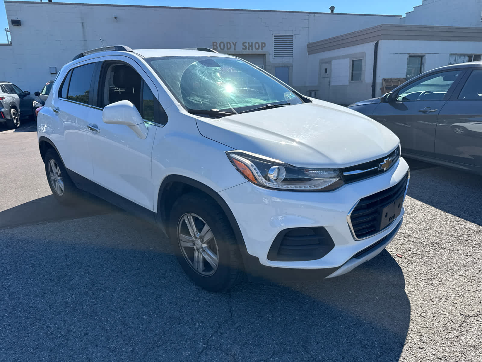 2017 Chevrolet Trax photo 2 of 8