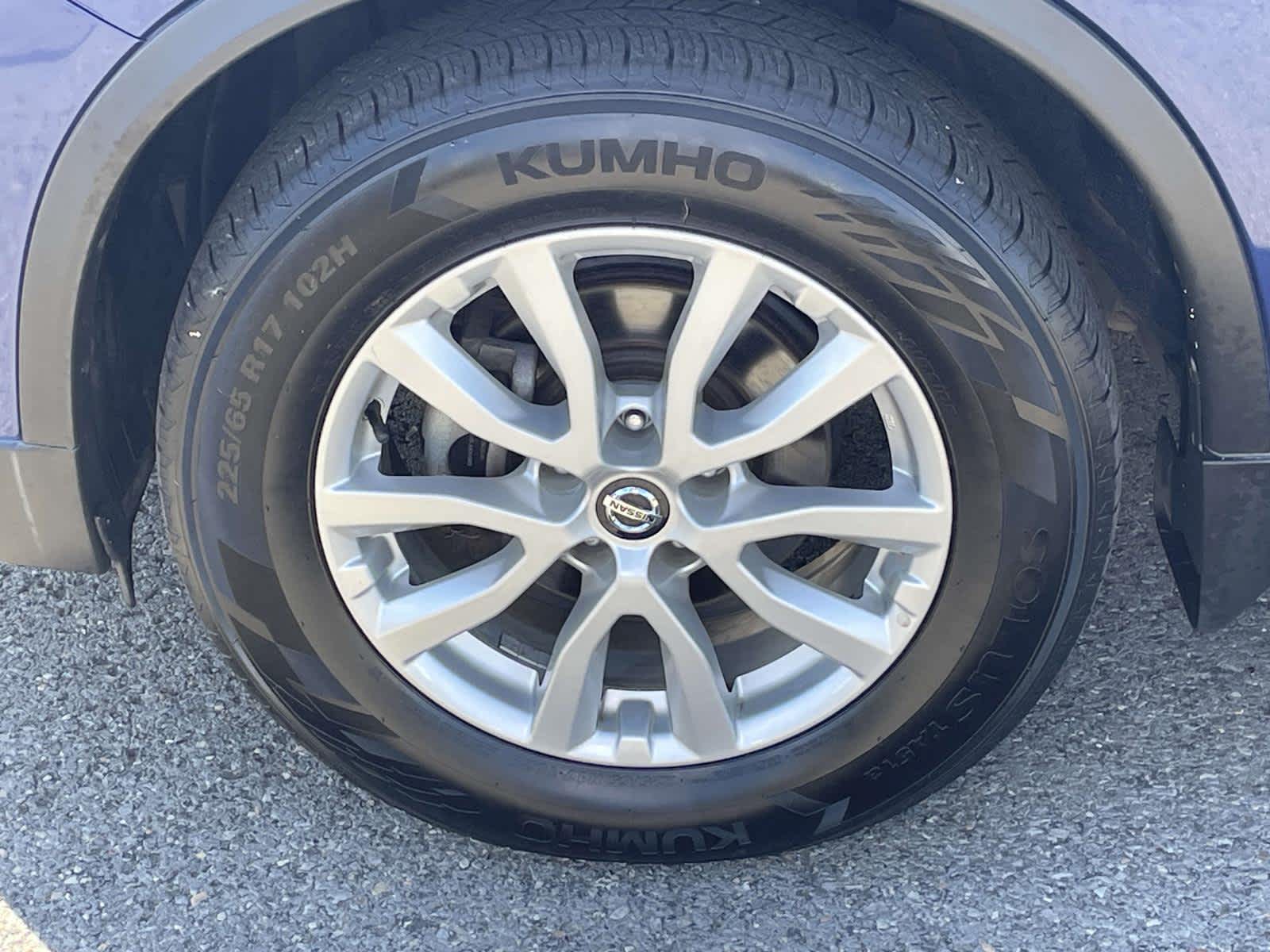 2019 Nissan Rogue photo 15 of 35