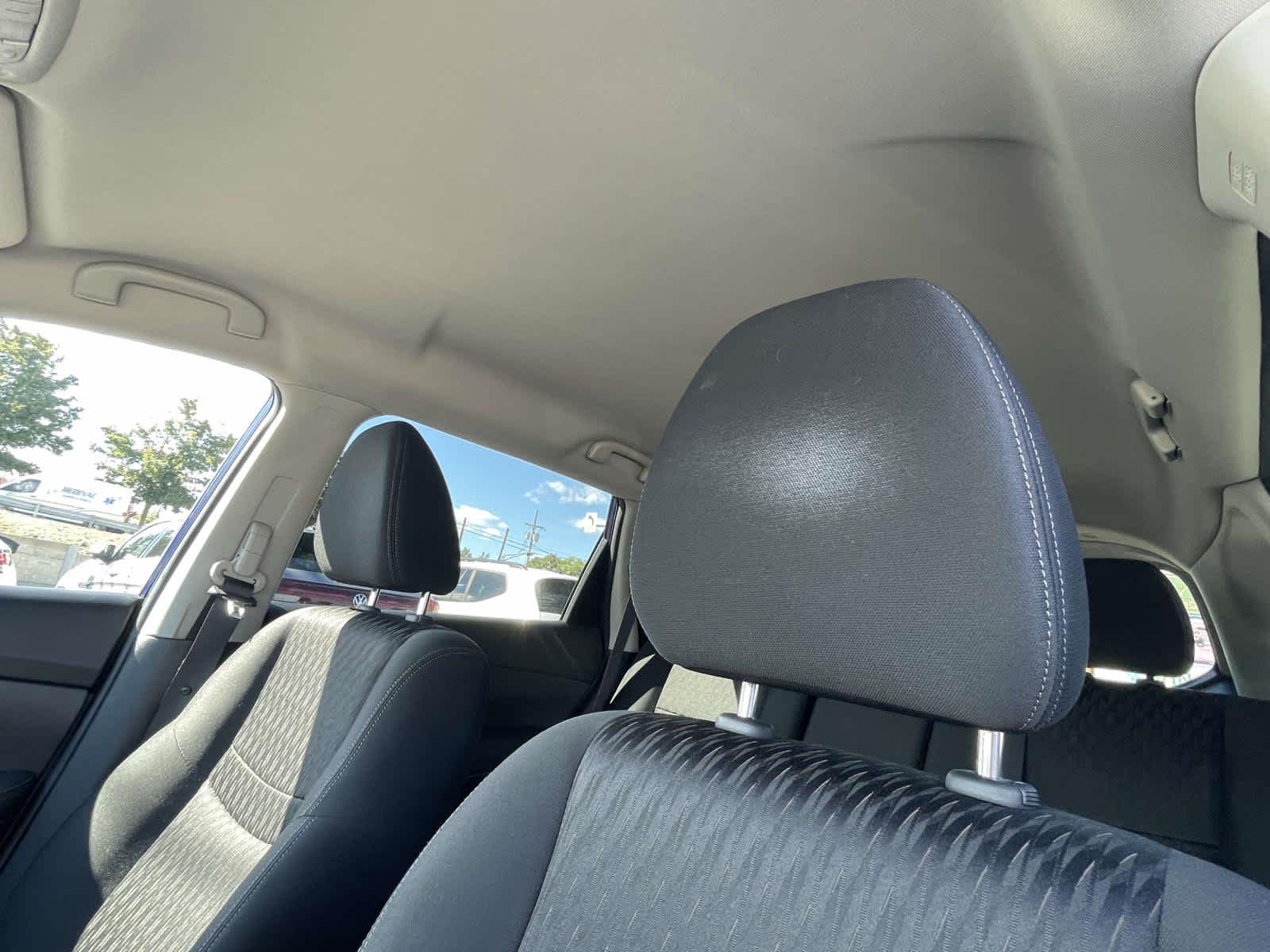 2019 Nissan Rogue photo 5 of 35