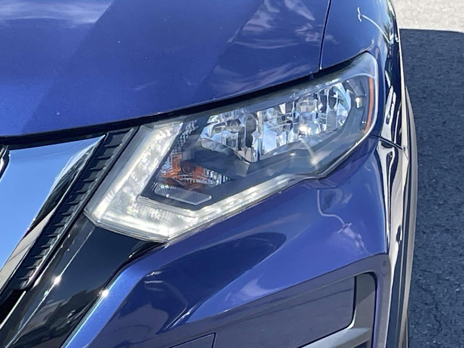2019 Nissan Rogue photo 13 of 35