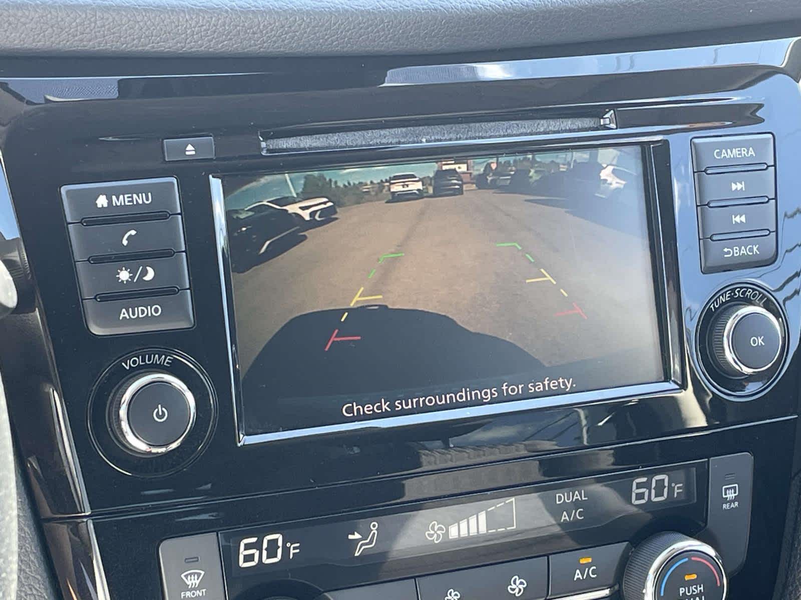 2019 Nissan Rogue photo 26 of 35