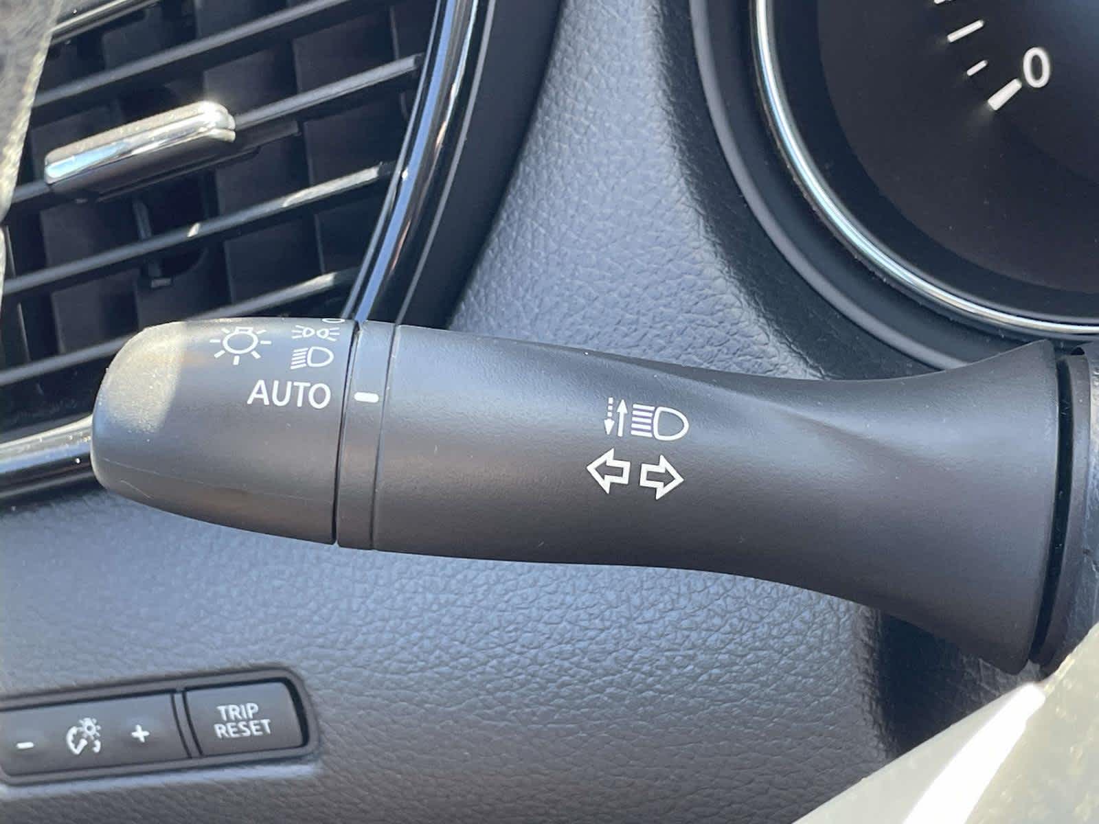 2019 Nissan Rogue photo 32 of 35