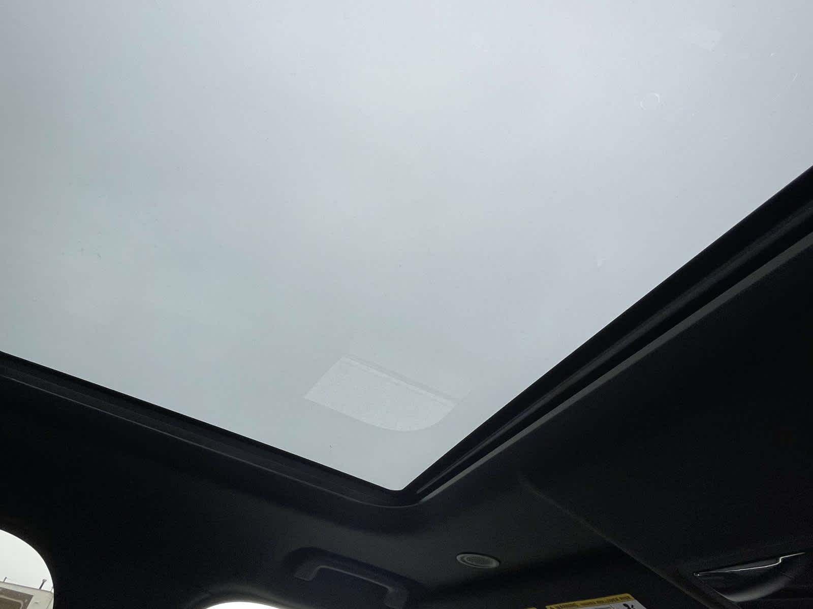 2024 Land Rover Discovery Dynamic SE - 2
