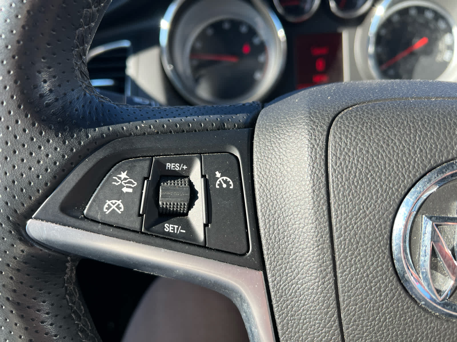 2018 Buick Cascada photo 5 of 11