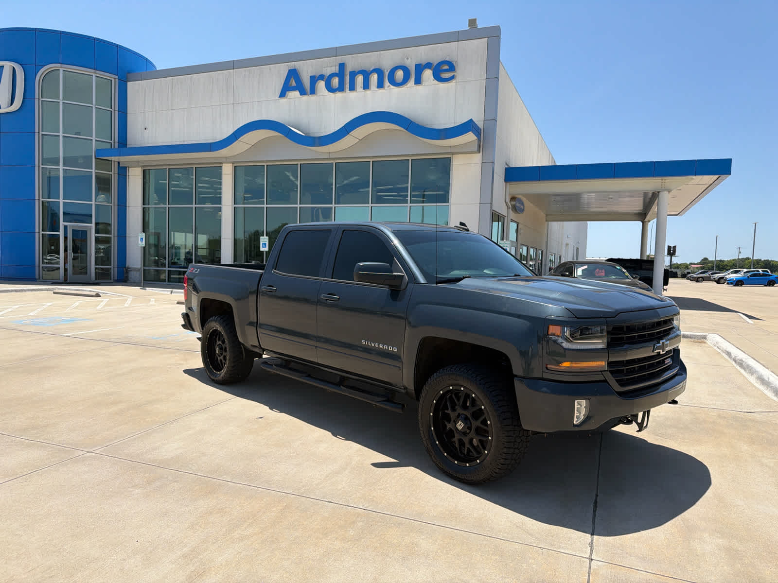 Gray (Graphite Metallic) 2018 Chevrolet Silverado 1500 Pickup Truck Four-Wheel Drive 6-Speed Automatic