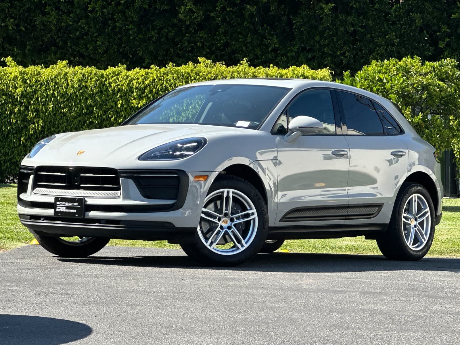 Chalk 2025 Porsche Macan AWD SUV / Crossover All-Wheel Drive 7-Speed Automatic