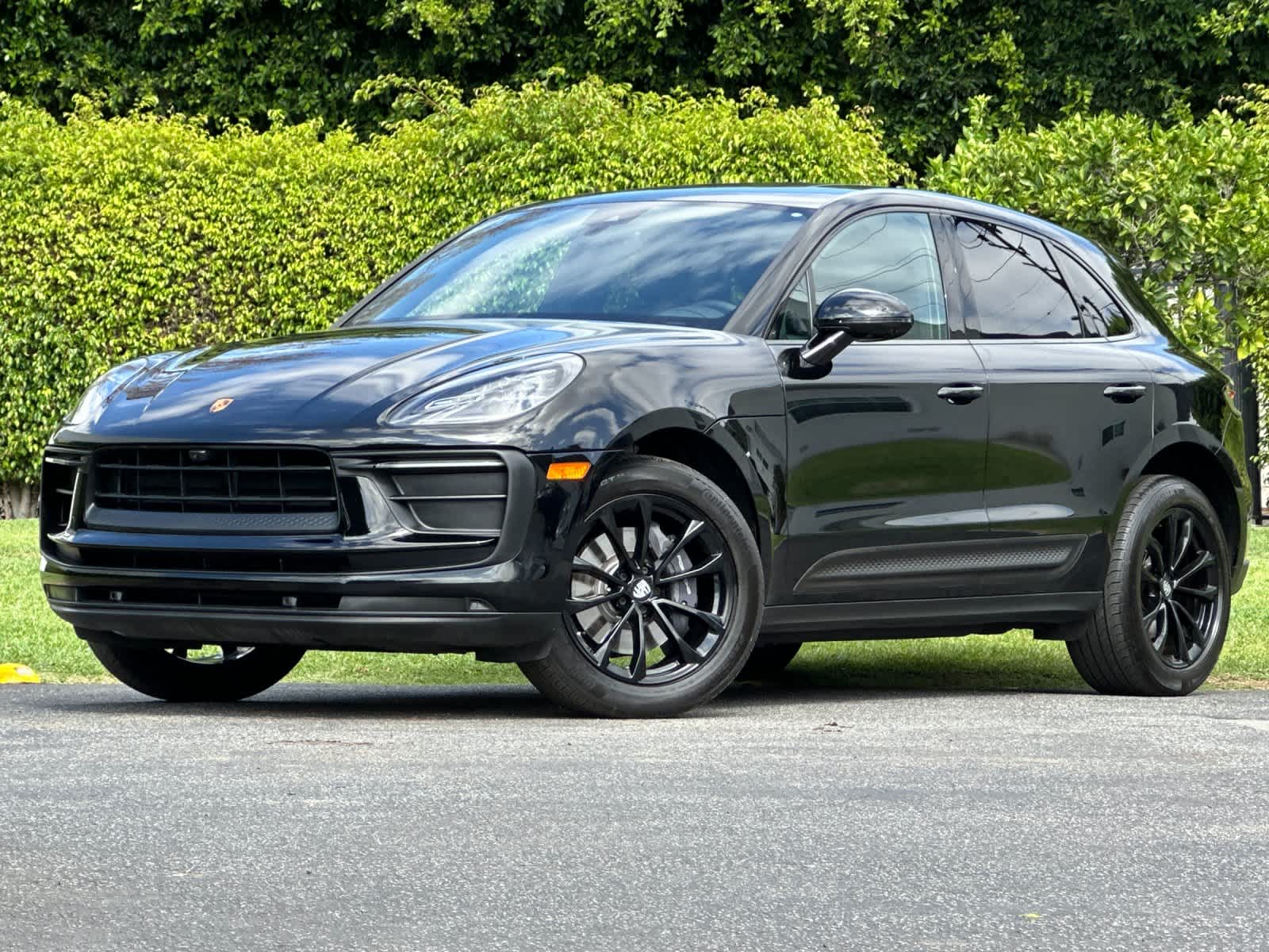 Black 2022 Porsche Macan SUV / Crossover All-Wheel Drive 7-Speed Automatic