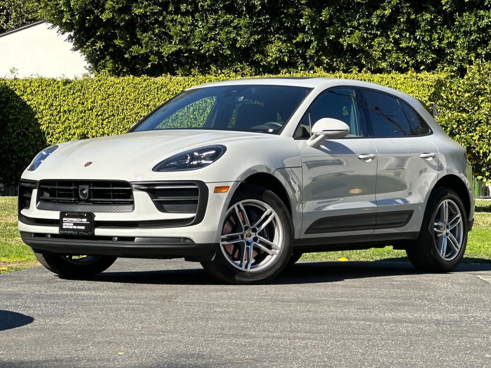 2025 Porsche Macan