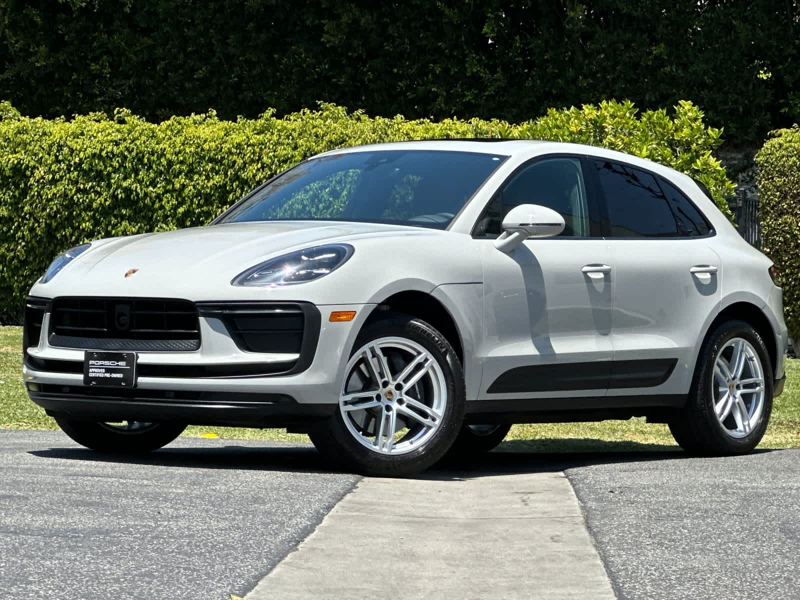 2025 Porsche Macan